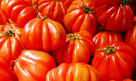 Leftover Tomatoes, Homegrown Food, Leftovers Recipes, Reduce Food Waste, Chopped Tomatoes, Peach Cobbler, Tomato Recipes, Vegan Foods, Holiday Sales