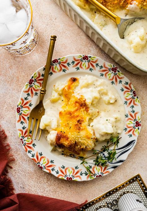 Creamy Cheesy Cauliflower Casserole Recipe - CucinaByElena Cheesy Cauliflower Casserole, Spinach And Ricotta Lasagna, Health Benefits Of Cauliflower, Cauliflower Casserole Recipes, Casserole Side Dishes, Perfect Roast Chicken, Easy Mashed Potatoes, Vegetarian Comfort Food, Creamy Polenta