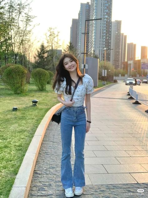 Simple Korean Outfits, Fashion Week Inspiration, Anime School, Korean Outfit Street Styles, Cosplay Kawaii, Girl Cat, Japanese Kawaii, Casual Day Outfits, Korean Girl Fashion