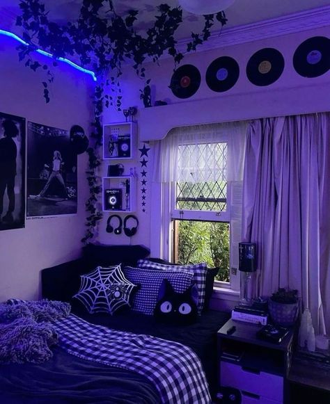 Bedroom Ideas Small Spaces, Grunge Aesthetic Room, Indie Rooms, Room Ideas Aesthetic Grunge, Grunge Room Ideas, Trendy Room, Dream Bedroom Inspiration, Cool Room Decor, Chill Room