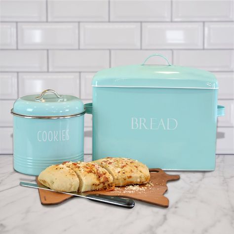 Mint Farmhouse Bread Box Vintage Kitchen Decoration Metal - Etsy Rustic Bread Boxes, Farmhouse Bread Boxes, Bread Holder, Baker Gifts, Farmhouse Bread, Vintage Bread Boxes, Bread Tin, Countertop Decor, Rustic Bread