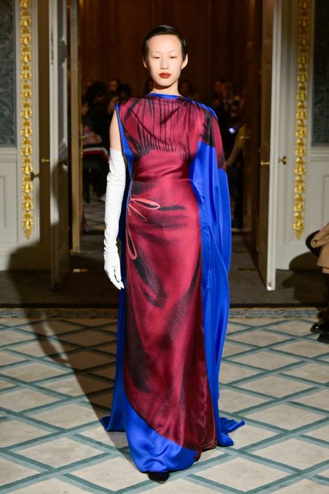 Elegant Gloves, Fashion Week London, Conceptual Design, Fall 2023, Fashion News, The Collection, Diva, Fashion Inspiration, Gloves