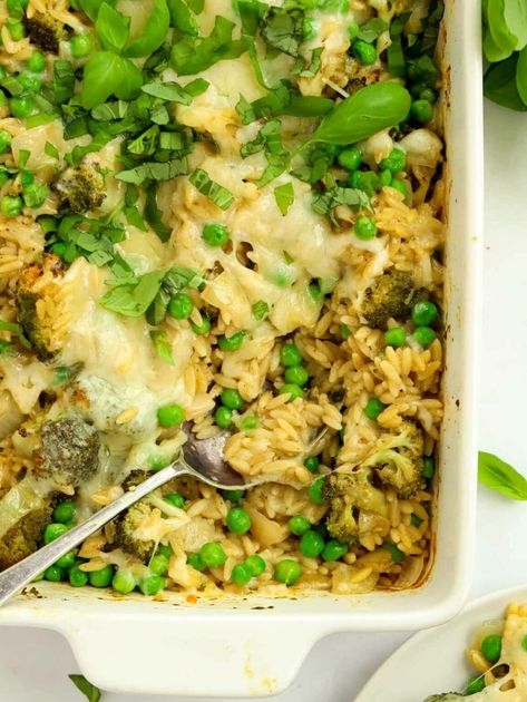 Broccoli Orzo Bake {Vegetarian Pasta Recipe} One Pot Dinner Recipes, Broccoli Orzo, Orzo Bake, Vegetarian Pasta Recipe, Taming Twins, Cheesy Orzo, Bbq Chicken Pasta, Vegetarian Pasta Recipes, Orzo Recipes