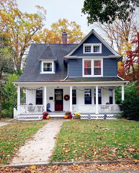 Suburban Home, Shade Of Gray, Suburban House, Ethnic Decor, Cute House, Interior Modern, Little Cottage, Indian Decor, Classic Decor