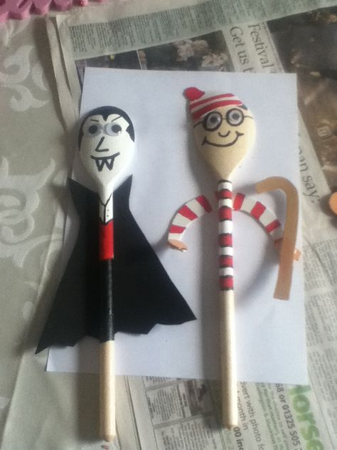 Vampire and where's wally spoon World Book Day Wooden Spoon Ideas, Wooden Spoon Characters World Book Day, Wooden Spoon Book Characters, Spoon Characters, Spooky Spoon, World Book Day Activities, Spoon Painting, Spoon Puppets, Wooden Spoon Puppets