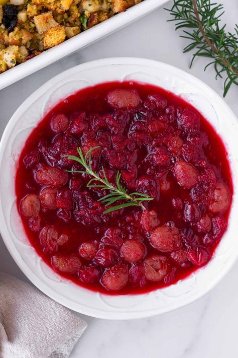 Cranberry Grape Sauce! This easy cranberry sauce is made with cranberries and grapes, the perfect combination for a refreshing and chunky Thanksgiving cranberry sauce. Grape Sauce, Martha Stewart Thanksgiving, Thanksgiving Cranberry Sauce, Thanksgiving Cranberry, Cranberry Sauce Thanksgiving, Easy Cranberry Sauce, Cranberry Thanksgiving, Grape Apple, Grape Recipes