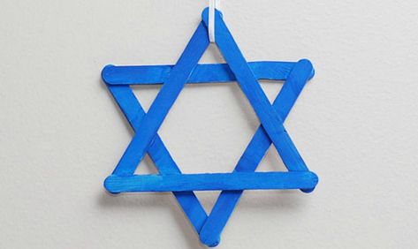 Get your kids in the Hanukkah spirit of tradition with fun crafts Hanukkah Preschool, Hannukah Crafts, Hanukkah Activites, Hanukkah Art, Hanukkah For Kids, Jewish Crafts, Hanukkah Crafts, Crafts For Preschoolers, Popsicle Stick Crafts