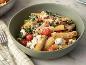 Rigatoni With Sausage, Scott Conant, Spinach And Goat Cheese, Sausage Rigatoni, Sausage Spinach, Goat Cheese Pasta, Goat Cheese Recipes, Sweet Italian Sausage, Tv Food