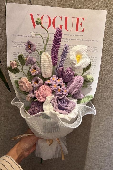 Aesthetic Crochet Flower Bouquet, Aesthetic Crochet Flowers, Aesthetic Crochet Bouquet, Crochet Bouquets Ideas, Crochet Bouquet Of Flowers, Crochet Bouquet Aesthetic, Knitted Flower Bouquet, Crochet Flowers Aesthetic, Crochet Cute Stuff