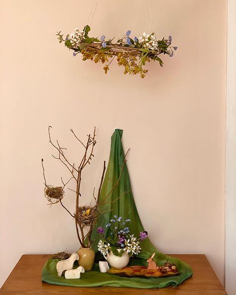 Spring Nature Table, Waldorf Playroom, Spring Display, Birds Nests, Waldorf Crafts, Nature School, Being Present, Seasonal Displays, Nature Table