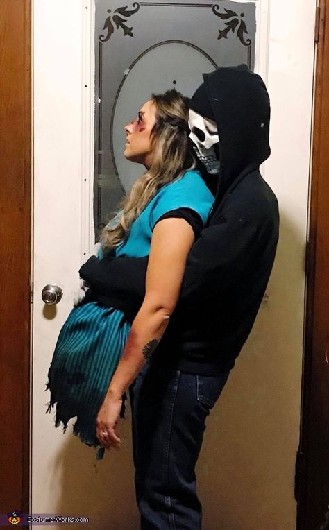 Do It Yourself Scary Halloween Costumes, Are You Kidding Me, Halloween Costumes Murderers, Victim Halloween Costumes, Diy Creepy Halloween Costumes, Best Halloween Costumes Men, One Person Costume, Halloerrn Costumes Ideas, Diy Halloween Costumes Scary