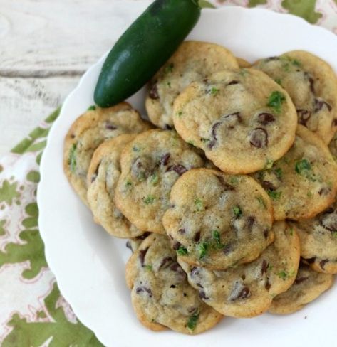 Gooey Chocolate Chip Cookies, Jalapeno Recipes, Cookie Calories, Sweet Cookies, Peppers Recipes, Baking Sweets, Stuffed Jalapeno Peppers, Chocolate Chip Cookie, Favorite Cookies