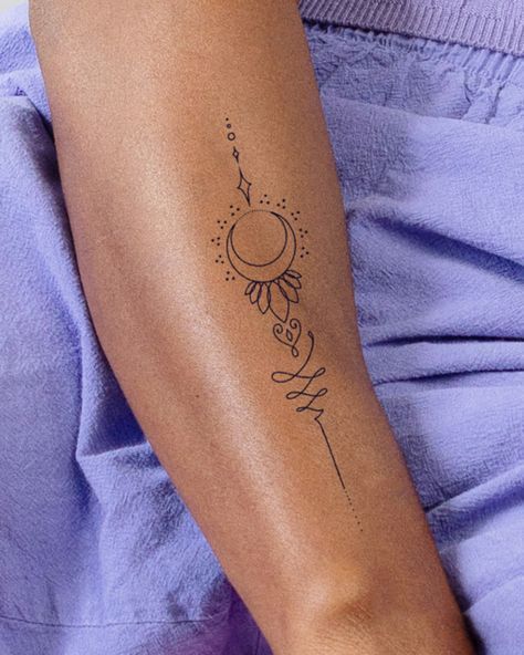 Enlightenment Tattoo, Tattoos 2022, Bohemian Tattoo, Tattoo Moon, Boho Tattoos, Unalome Tattoo, Beautiful Flower Tattoos, Tattoo Signs, Henna Tattoo Designs Simple