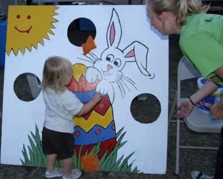 easter bunny bean bag toss game - Google Search Bear Pic, Easter Nail Art Designs, April Easter, Children's Church Crafts, Photo Stand, Bean Bag Toss Game, Bag Toss Game, Easter Hunt, Easter Nail Art