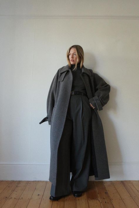 Grey Coat Outfit, Alexis Foreman, Wool Coat Outfit, Long Coat Outfit, Winter Coat Outfits, Outfit Invierno, Wool Coats, Grey Outfit, Grey Coat