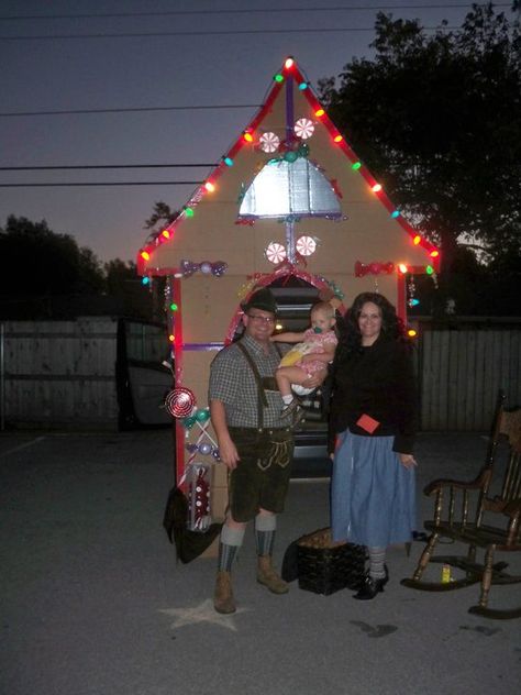 Hansel and Gretel with the rich and the house made of candy - Trunk or Treat FUN!! Hansel And Gretel Trunk Or Treat, Hansel And Gretel House, Brick Patterns Patio, Hansel Y Gretel, Ancient Chinese Architecture, Evergreen Vines, Country Garden Decor, Hansel And Gretel, Candy House