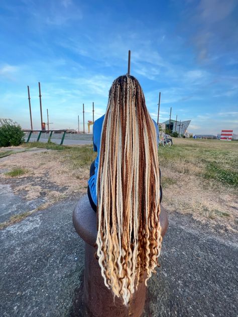 Blonde Mix Braids, Braids With Beads Long, Blonde Braids With Beads, Braid Combos, Black And Blonde Braids, Red Box Braids, Braids Blonde, Braids Styling, Cute Box Braids