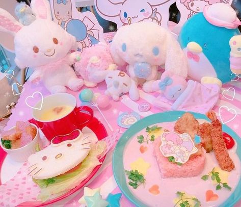 Picnic Date Food, Hello Kitty Rooms, Hello Kitty Aesthetic, Kawaii Harajuku, Food O, Kawaii Room, Date Ideas, Hello Kitty Items, Picnic Foods