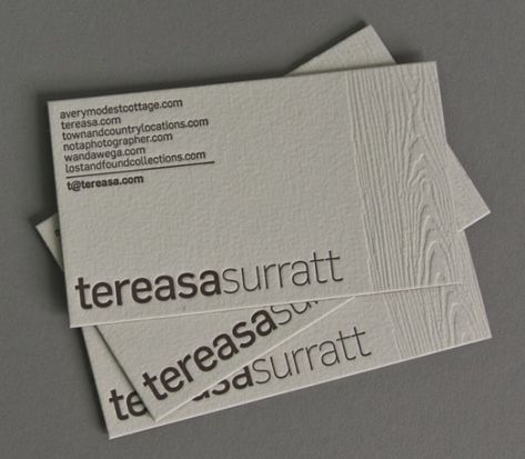 Business Card Ideas, Round Business Cards, Modern Market, Business Cards Beauty, Magnetic Business Cards, Wood Business Cards, Buisness Cards, Letterpress Business Cards, Graphisches Design