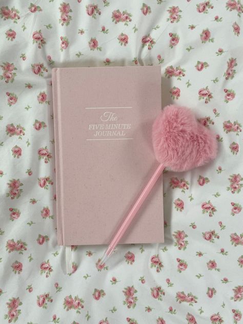 Pink 5 Minute Journal, Journaling Pink Aesthetic, Pink Journaling Aesthetic, 5 Minute Journal Aesthetic, Pink Diary Aesthetic, Aesthetic Pink Journal, Journal Pink Aesthetic, Pink Journal Aesthetic, Pink Aesthetic Journal