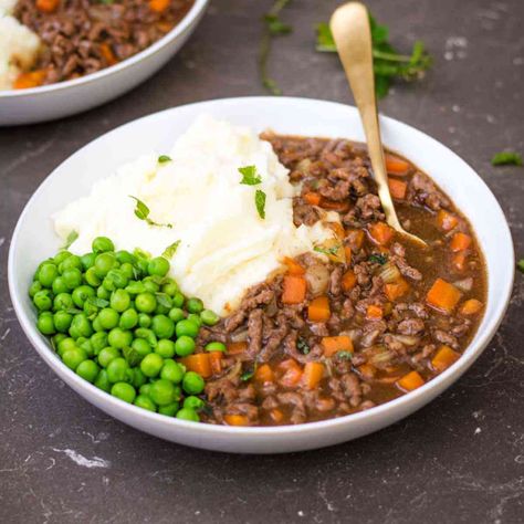 The Best Mince and Tatties Recipe {Scottish Beef} Mince And Tatties, Foods With Mashed Potatoes, Mince And Tatties Recipe, Savoury Mince, Minced Beef Recipes, Steak And Ale, Irish Dishes, Brown Sauce, Recipe Cover