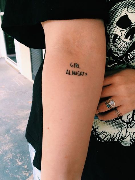 Tatuajes Harry Styles, One Direction Tattoos, Tattoos Masculinas, Wörter Tattoos, Harry Tattoos, Empowering Tattoos, Feminist Tattoo, Girl Power Tattoo, Power Tattoo