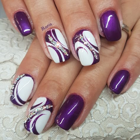 Purple Nails Silver Glitter, Purple And Silver Nails Designs, Trendy Nails Purple, Purple And Silver Nails, Purple Nail Art Designs, White French, Purple Ombre Nails, Silver Nail Designs, Purple Glitter Nails