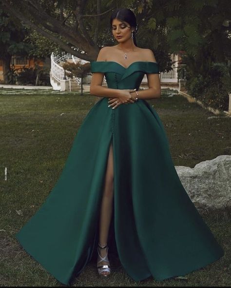 Prom Dresses Princess Style, Matric Ball Dresses, Aramex Delivery, Emerald Green Bridesmaid Dresses, Matric Dance Dresses, Emerald Green Prom Dress, Prom Dresses 2023, Satin Prom Dresses, 2023 Prom