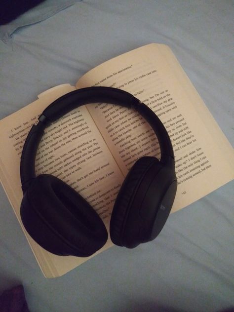 Listening To Music Images, Reading With Music, Guy Listening To Music Aesthetic, Play Music Aesthetic, Music Hobby Aesthetic, Reading While Listening To Music, Listening To Podcast Aesthetic, People Listening To Music Aesthetic, Music Listening Aesthetic