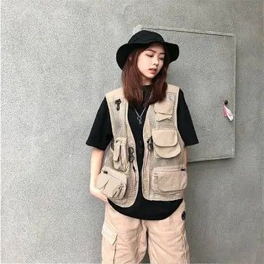 Cargo Vest Outfit, Camping Vest, Canvas Vest, Cargo Vest, Vest Outfit, Cold Fits, Easy Trendy Outfits, Vest Outfits, Hijab Outfit