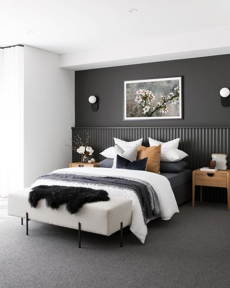 Tarina Wood (@oh.eight.oh.nine) • Instagram photos and videos Feature Wall Bedroom, Black Wall Decor, Bedroom Wall Colors, Accent Wall Bedroom, Bedroom Renovation, Gray Bedroom, Spare Bedroom, Master Bedrooms Decor, Main Bedroom