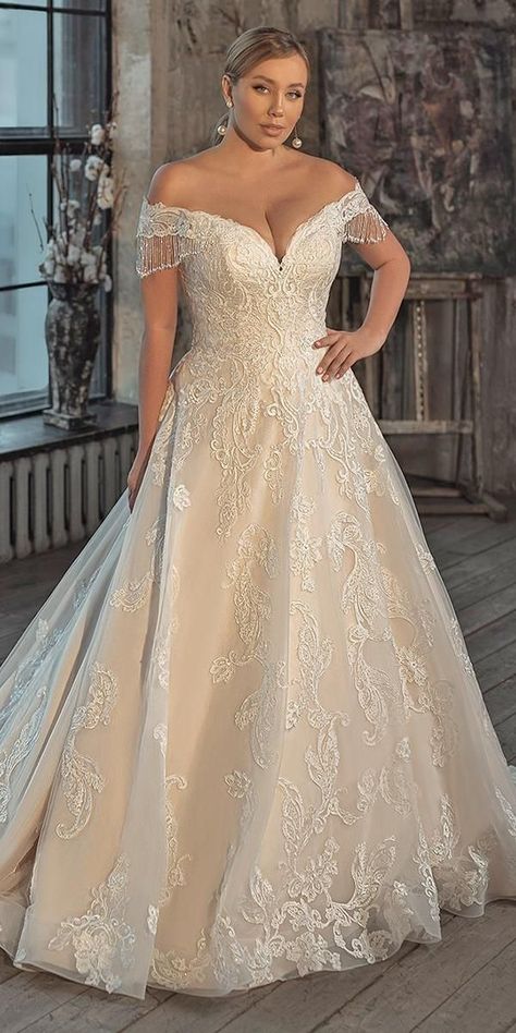 18 Lace Plus Size Wedding Dresses ❤ lace plus size wedding dresses a line off the shoulder sweetheart neckline navibluebridal ❤ #weddingdresses #weddingoutfit #bridaloutfit #weddinggown #women's style Plus Wedding Dresses, Plus Size Wedding Dresses, Wedding Dress Guide, Curvy Bride, Boho Wedding Dress Lace, Dress Guide, Winter Wedding Dress, Wedding Dresses Plus Size, Plus Size Wedding