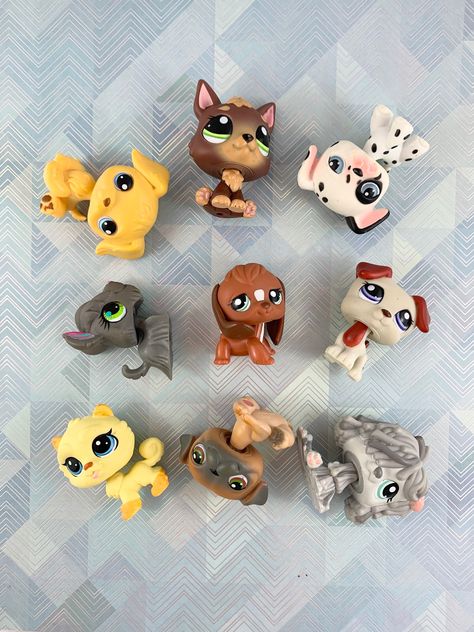 This assortment of dogs are the perfect way to start or grow your Hasbro Littlest Pet Shop Collection! 1. LPS 2137 Brown and tan German Shepherd, green eyes, no magnet 2. LPS 2 Brown Pug, brown green eyes, red magnet 3. LPS 1485 Grey Sheep Dog Komondor, pink bow, blue eyes, no magnet 4. LPS 1738 Brown Beagle, green eyes, no magnet 5. LPS 44 White and black Dalmatian, blue eyes, red magnet 6. LPS 1743 Grey and reddish brown Jack Russell, purple eyes, no magnet  7. LPS 251 Yellow Chow Chow Illio Fairmist, blue eyes, no magnet 8. LPS 3113 Grey Scottish Terrier, green eyes, no magnet 9. LPS 21 Yellow Golden Retriever, blue eyes, red magnet All pets are pre-loved, please view photos carefully. Lps Gen 7, Brown Green Eyes, Black Dalmatian, Lps Maltese, Tan German Shepherd, Lps Houses, Lps Golden Retriever, Lps In Packages, Lps Sets