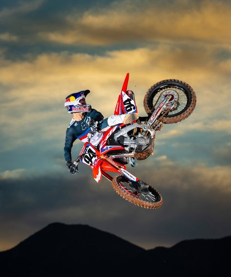 Road Bike Wallpaper, Motocross Photography, Ktm Motocross, Ken Roczen, Bike Wallpaper, Freestyle Motocross, Nitro Circus, Motocross Love, Cool Dirt Bikes