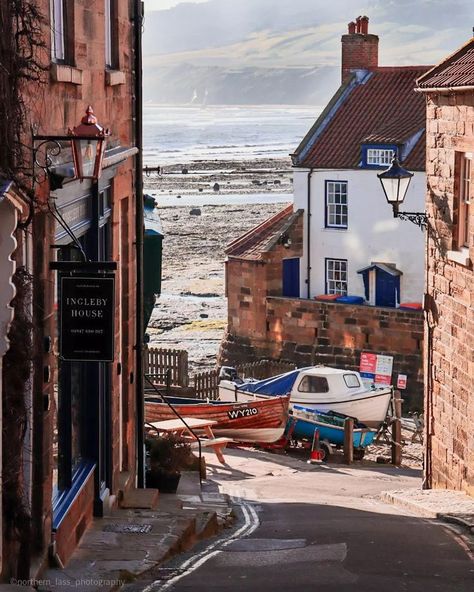 Robin Hoods, Best Of Scotland, Robin Hoods Bay, English Summer, Colorful Houses, Seaside Village, Gap Year, Coastal Towns, England Travel