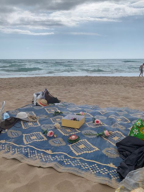 picnic at the beach aesthetic Picnic On Beach, Picnic By The Beach, Beach Picnic Aesthetic, At The Beach Aesthetic, The Beach Aesthetic, Future Mood, Picnic At The Beach, 2024 Manifesting, Picnic Pictures