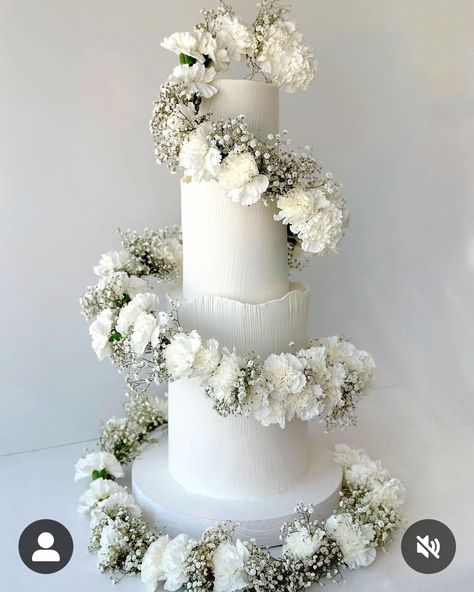 All White Wedding Cake, Taper Candles Wedding, Wedding Cake Art, Wedding Cake Servings, Art Cake, Bridal Gift Wrapping Ideas, Cupcake Cake Designs, Wedding Cake Photos, Winter Wedding Cake