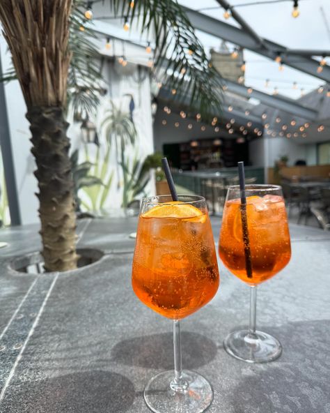 Apparel spritz weather✨ Had the loveliest end of uni year 1 celebration with my favs🥂 #summer #summervibes #drinks #food #day #fridayvibes Apparel Spritz, Food Day, Year 1, Aperol Spritz, Summer Vibes, Drinks, Collage, Celebrities, 10 Things