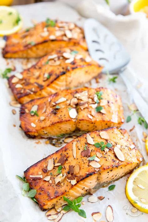 honey almond salmon Honey Salmon Recipes, Almond Salmon, Salmon Oven, Honey Baked Salmon, Roasted Salmon Recipes, Oven Baked Salmon Recipes, Salmon Recipes Oven, Oven Salmon, Honey Salmon