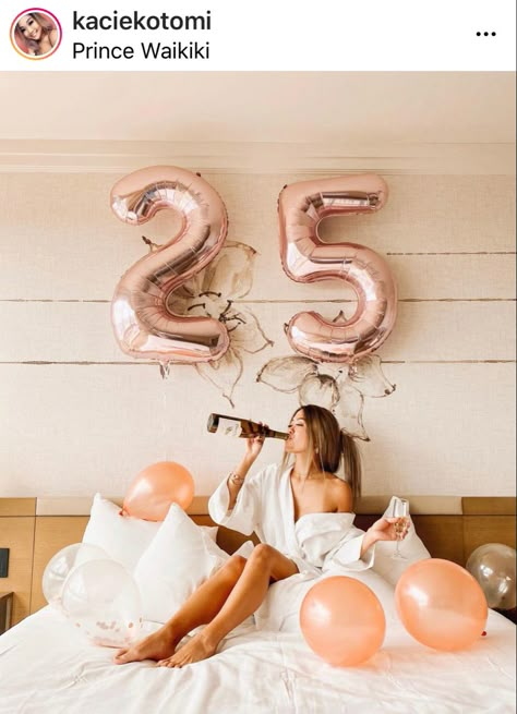 30th Birthday Photoshoot At Home, Birthday Poses In Bed, 30th Birthday Airbnb, Hotel Room Birthday Photoshoot, 40th Birthday Hotel Room Decorations, Birthday In Bed Photoshoot Ideas, Birthday Photoshoot Ideas On Bed, Hotel Birthday Photoshoot Ideas, Birthday Bed Pictures