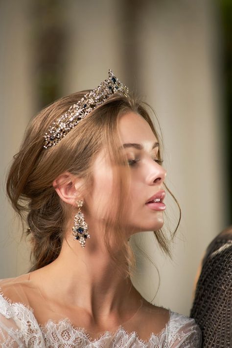 Feyre Archeron, Maria Elena, Tiara Hairstyles, Princess Aesthetic, Wedding Hair And Makeup, Bridal Headpieces, Bride Hairstyles, Hair Jewelry, Bridal Hair