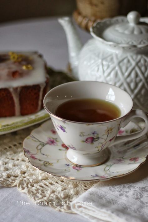 Romeo I Julia, Cuppa Tea, Tea Benefits, Piece Of Cake, A Cup Of Tea, My Cup Of Tea, Tea Art, Chocolate Pots, Lemon Cake