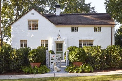 CompletelyContrived Veranda Magazine, Cottage Exterior, Dream Family, Traditional Houses, Tudor House, Front Porch Decorating, Architect Design, Elle Decor, تصميم داخلي