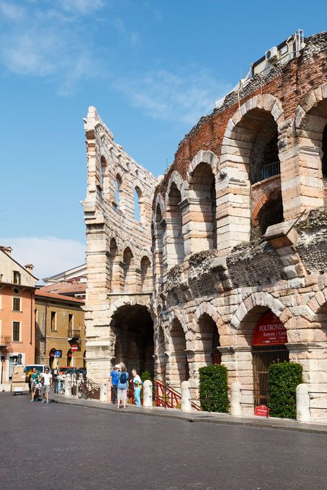 Italy Girl, Italian Trip, Colorful Houses, Verona Italy, Italy Trip, Lake Garda, Europe Summer, City Landscape, Northern Italy