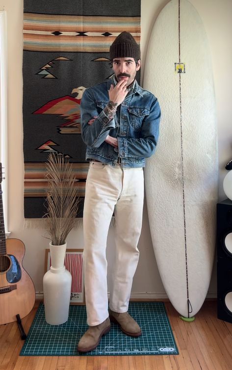 Jeans And Sambas Outfit, Cream Jeans Outfit Men, Grandpa Fashion, Queer Clothes, Photo Action, Mens Fashion Illustration, Cream Jeans, Classy Outfits Men