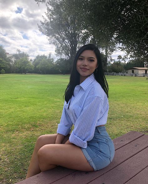 Julia Kelly on Instagram: “It’s my birthday 🎂” Julia Kelly, Straight Layered Hair, Birthday Babe, It S My Birthday, Layered Hair, My Birthday, Fitness Inspo, Body Goals, Pretty Outfits