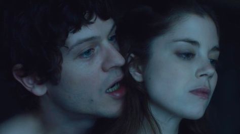 Iwan Rheon as Ramsay Snow Bolton & Myranda - Game of Thrones Myranda Game Of Thrones, Ramsay Bolton Iwan Rheon, Bolton Game Of Thrones, Ramsey Bolton, Iwan Rheon, Ramsay Bolton, Hbo Game Of Thrones, Best Love Stories, Dating Girls