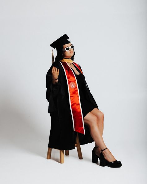 Grad photos but make it ✨cool✨ Graduation Photos Studio, Graduation Photoshoot Studio, Graduation Pic, Utah Fashion, Grad Photography, Inspiration Pics, Grad Pic, Graduation Photography Poses, College Graduation Pictures