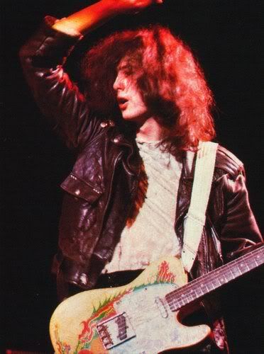 Iconic Axes: The Instruments Used By The Gods of Six Strings: Jimmy Page's Fender "Dragon" Telecaster Rock Ballads Aesthetic, Rockstar Aesthetics, Jimmy Page 70s, 80s Guitar, Fillmore East, Rock Aesthetic, Led Zep, Musica Rock, Jimmy Page