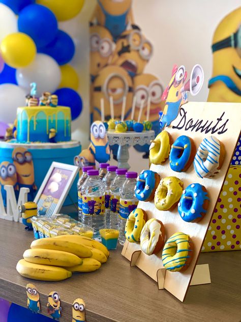 Mega Minions Birthday Party, Minion Birthday Party Activities, Mega Minion Birthday Party, Minions Second Birthday Party, Minion Diy Decorations, Minion Themed Birthday Party Decorations, Minion Balloon Arch, Minion Birthday Party Decorations Diy, Minions 2nd Birthday